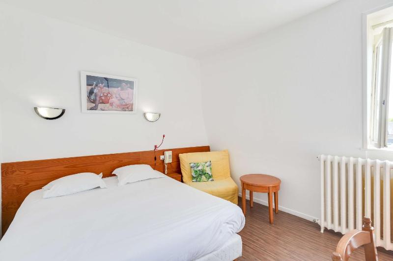 Double Room with Shower image 3