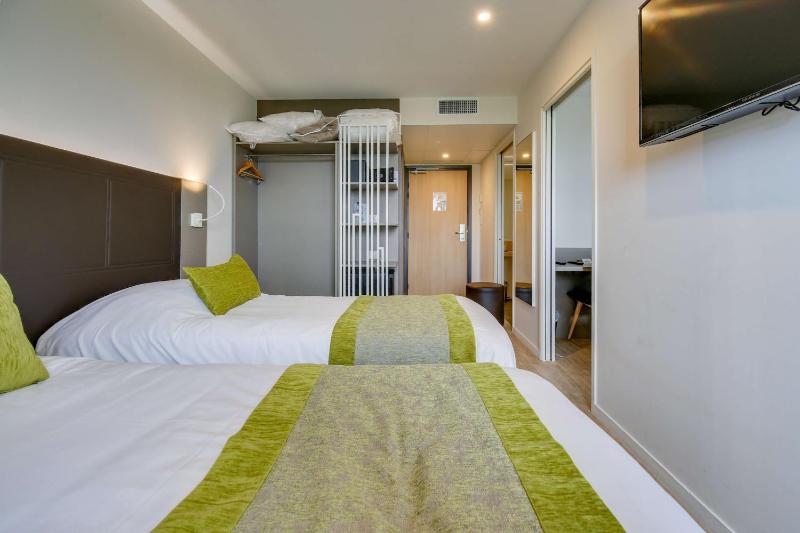 Quadruple Room image 1