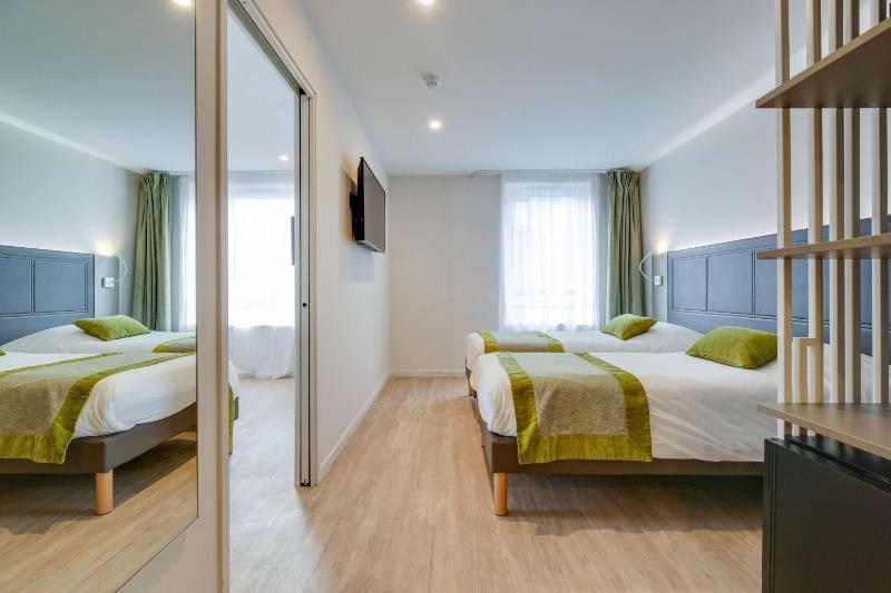 Quadruple Room image 3