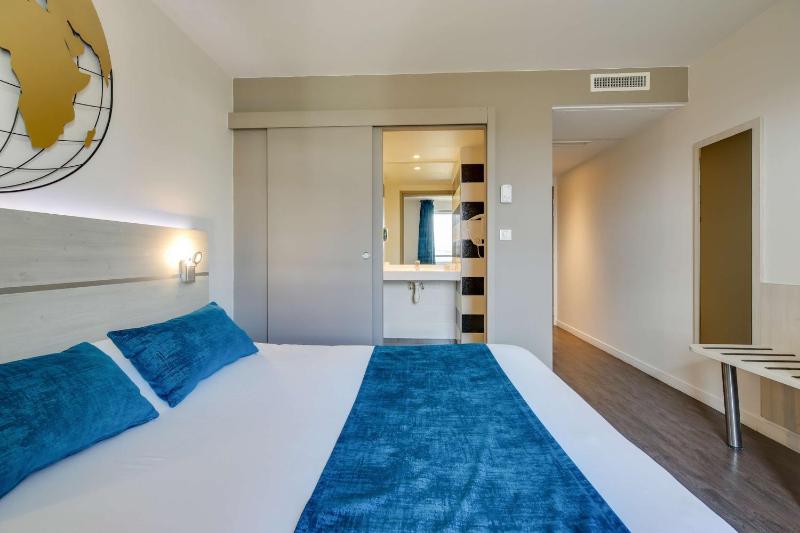 Double Room image 1