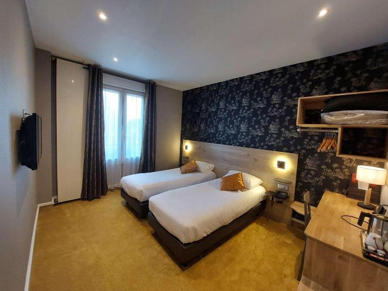 Superior Double or Twin Room With Bath image 1