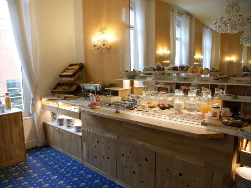 Brit Hotel Privilège Le Royal - Centre Gare - image 10