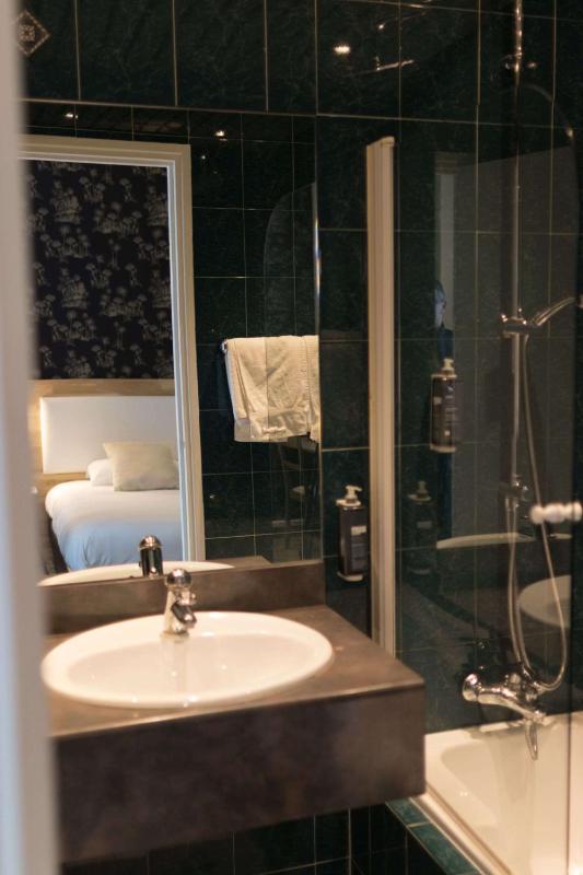 Brit Hotel Privilège Le Royal - Centre Gare - image 6