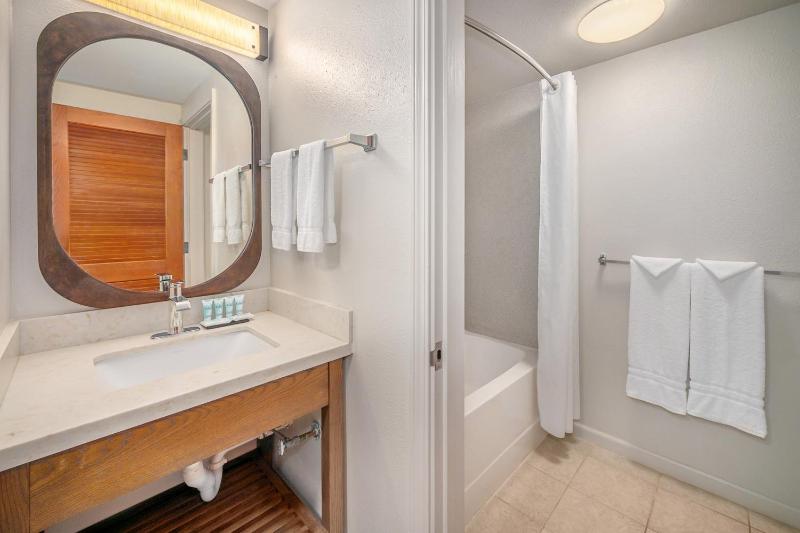 Standard Room Two Doubles image 3