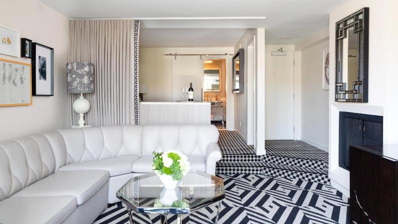 Signature King Suite, top floor with Balcony image 4