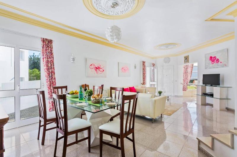 Villa Leonor by Villa Plus - image 6
