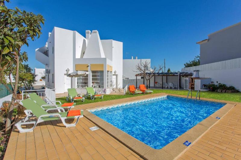 Villa Leonor by Villa Plus - image 16