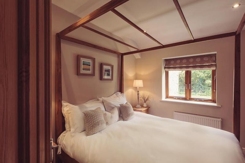 One-Bedroom Cottage image 3