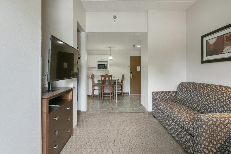 Queen Suite with Sofa Bed image 2