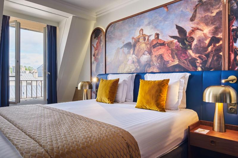 Superior Triple Room image 2