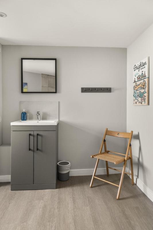 Buzzing Brighton Apartment 4 By My Getaways - image 12