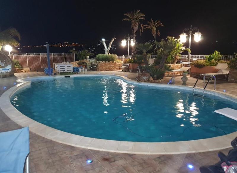 Villa eden luxury con piscina e jacuzzi - image 35