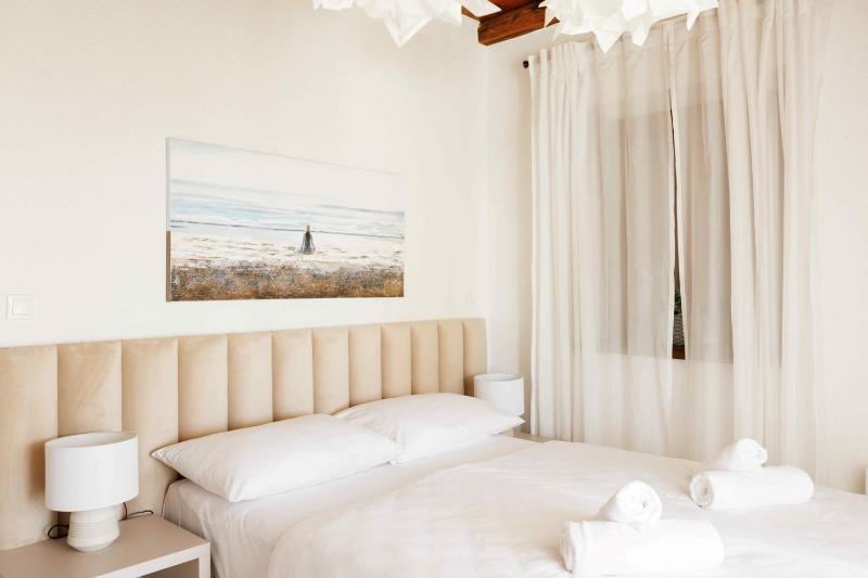 Villa del Lago with heated pool - image 48