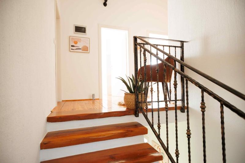 Villa del Lago with heated pool - image 31