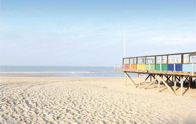 Three-Bedroom Holiday Home  image 2