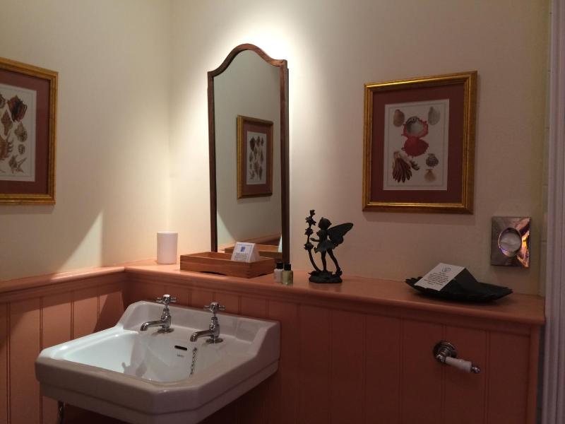 Deluxe Double or Twin Room with Garden View image 4