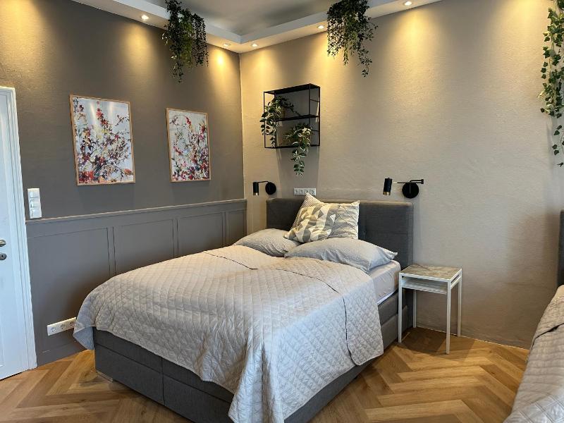 Apartment with Mountain View image 2