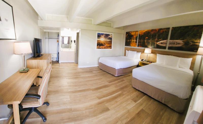 Double Room with Two Double Beds - Non-Smoking image 3