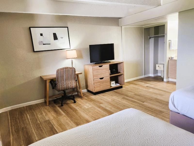 Double Room with Two Double Beds - Non-Smoking image 2