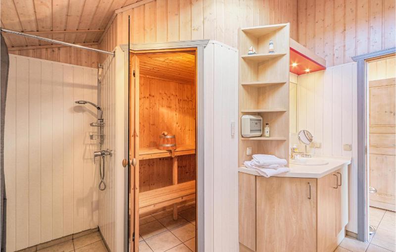 Stunning Home In Rechlin With Sauna - image 19