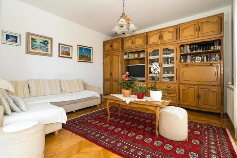 One-Bedroom Apartment with Terrace and Sea View image 1