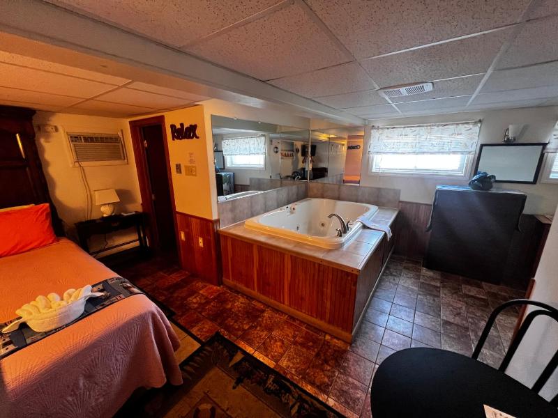 Deluxe Queen Suite image 2