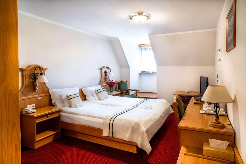 Deluxe Double Room image 4
