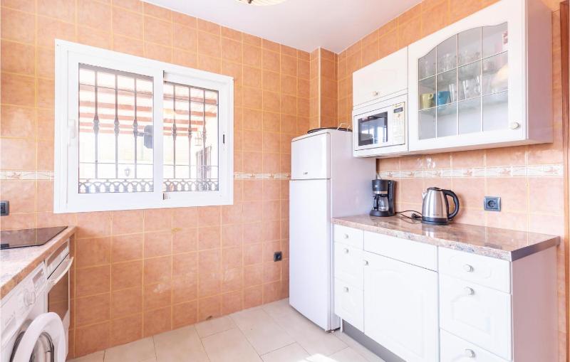 Cozy Home In Benalmádena - image 4