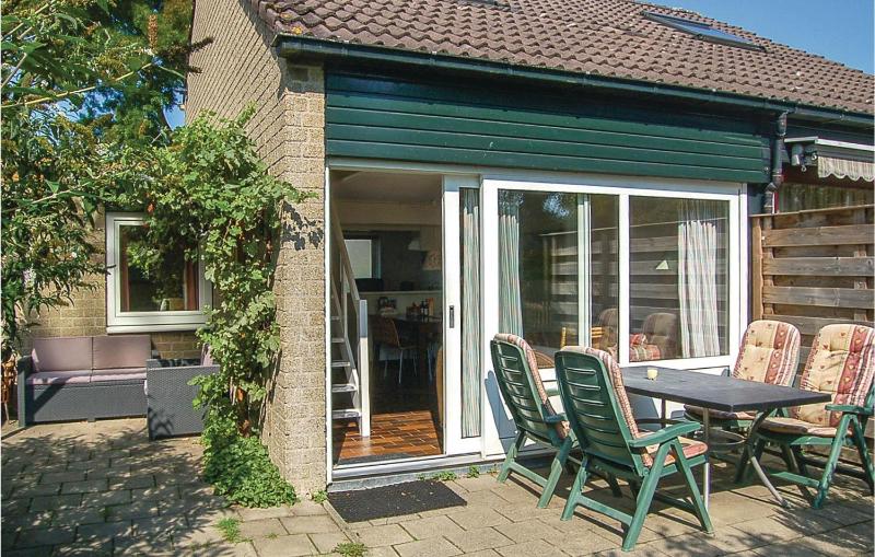 Three-Bedroom Holiday Home  image 4