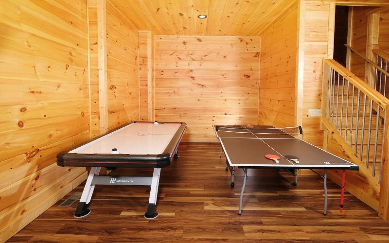 Eagles View 2.0 - Gorgeous Mountain Views Hot Tub Pool Table + Games! - image 16