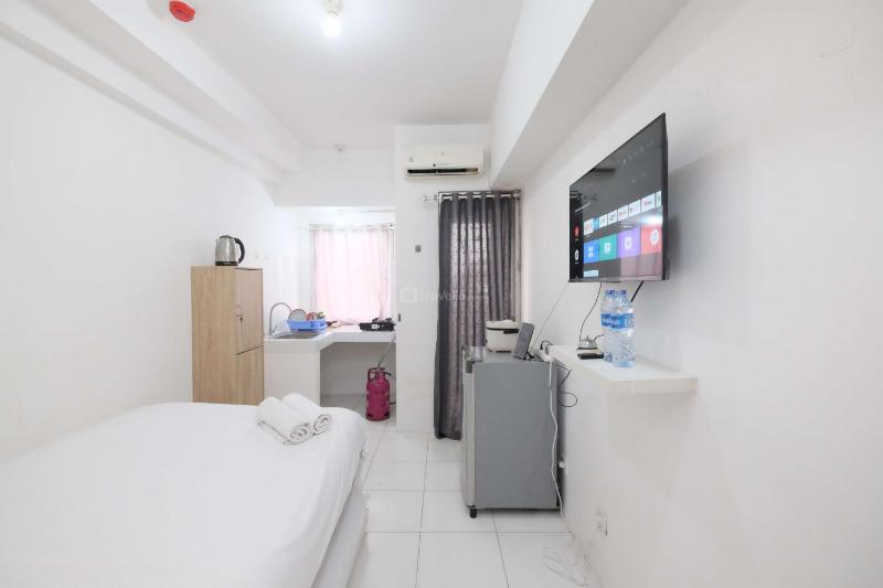 Simply Look Studio at Mont Blanc Bekasi Apartment By Travelio - image 6