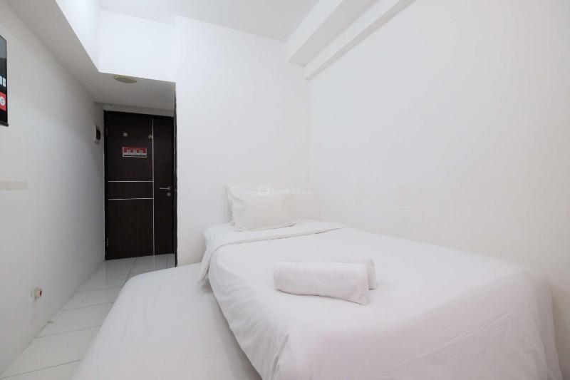 Simply Look Studio at Mont Blanc Bekasi Apartment By Travelio - image 10