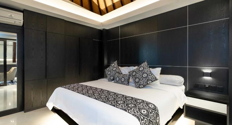Villa Kubu Dewi Sri by Villa Finder - image 5