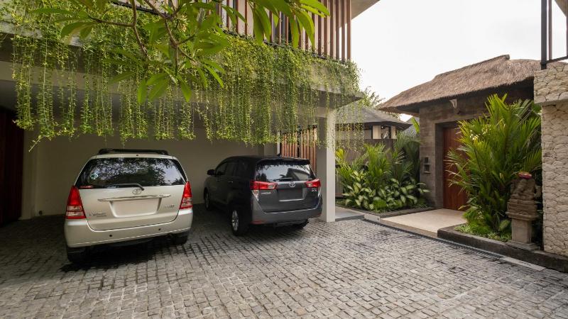 Villa Kubu Dewi Sri by Villa Finder - image 6