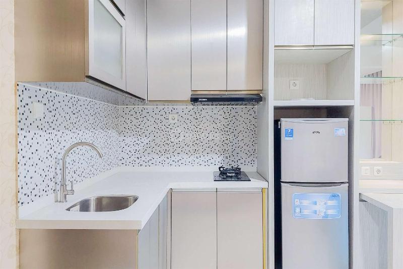 Compact and Homey Studio at Brooklyn Alam Sutera Apartment By Travelio - image 8