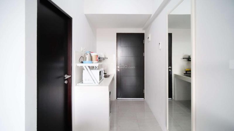 Well Furnished and Homey Studio (No Kitchen) Apartment at Suncity Residence By Travelio - image 15