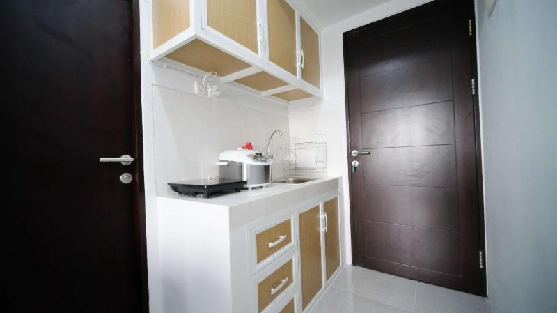 New Studio Apartment with Strategic Location at Suncity Residence By Travelio - image 3