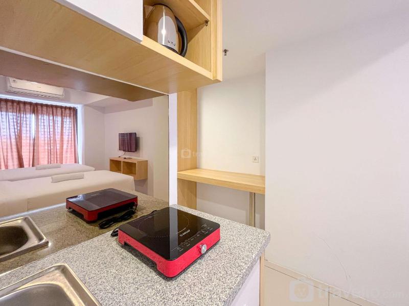 Modern Designed Studio at De Prima Apartment By Travelio - image 16