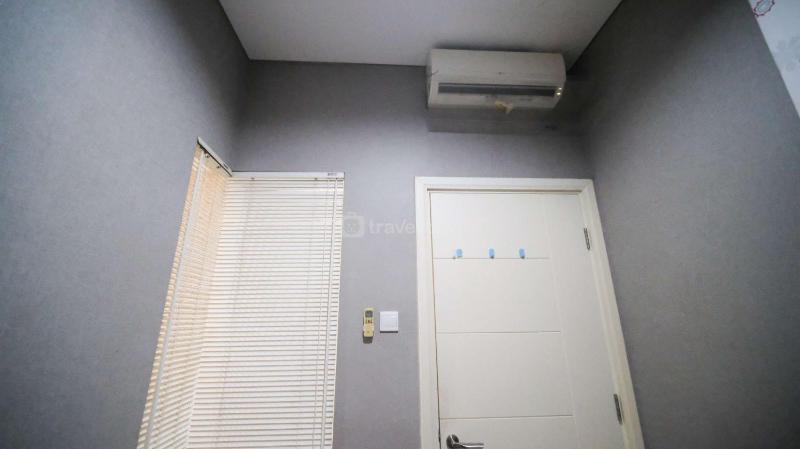 Best Location and Tidy 2BR Apartment at Trillium Residence By Travelio - image 8