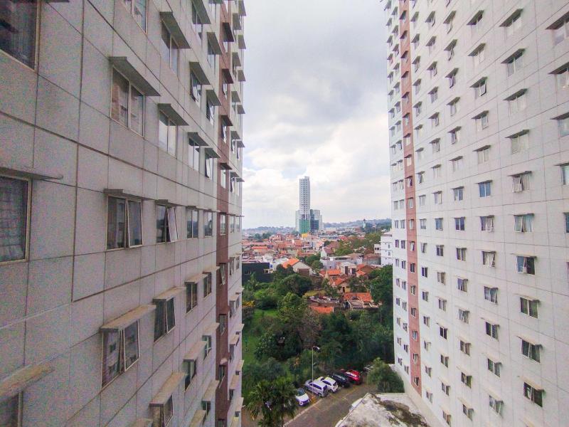 Minimalist 2BR at Pinewood Jatinangor Apartment By Travelio - image 13