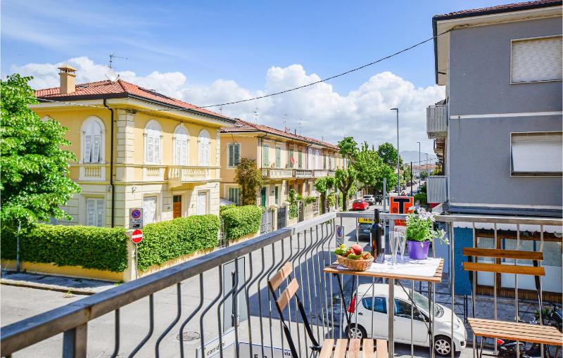 Awesome Apartment In Viareggio With Wifi - image 1
