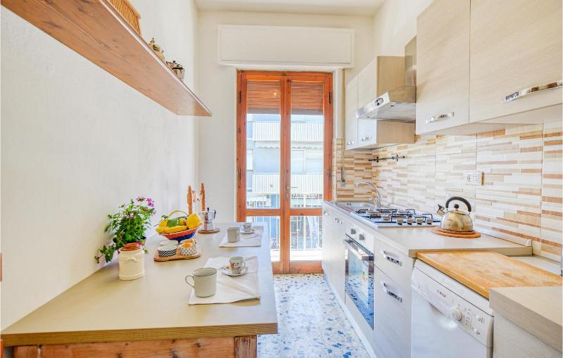 Awesome Apartment In Viareggio With Wifi - image 7