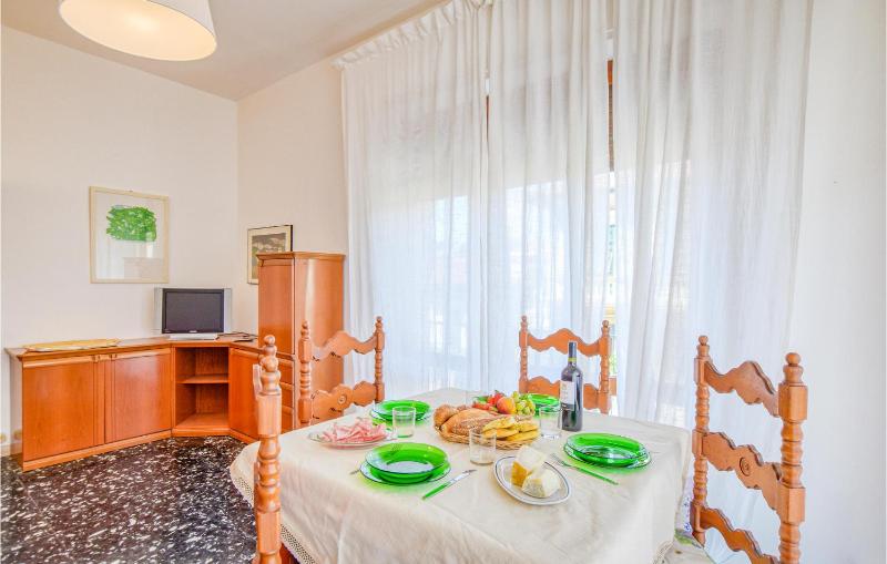 Awesome Apartment In Viareggio With Wifi - image 14