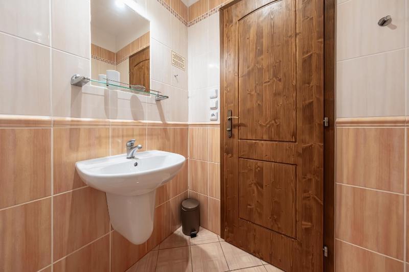 Quadruple Room image 3