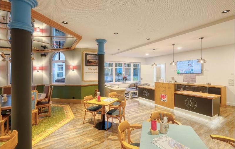 One-Bedroom Apartment image 4