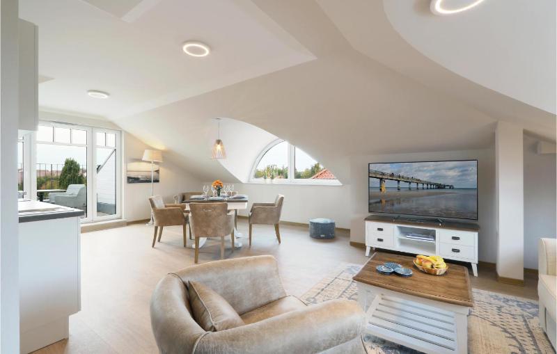 One-Bedroom Apartment image 1