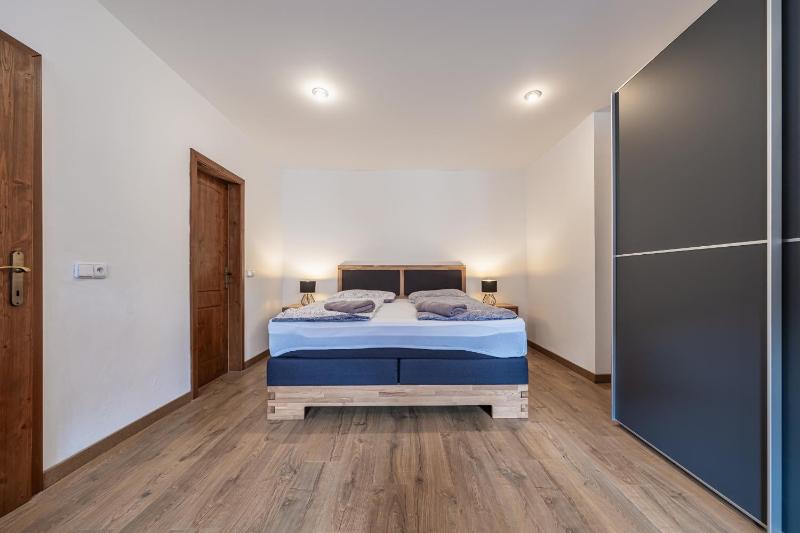 Deluxe Triple Room image 1