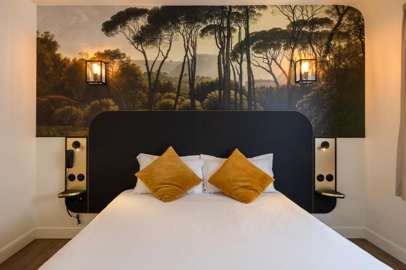 Classic Double Room City Side image 1