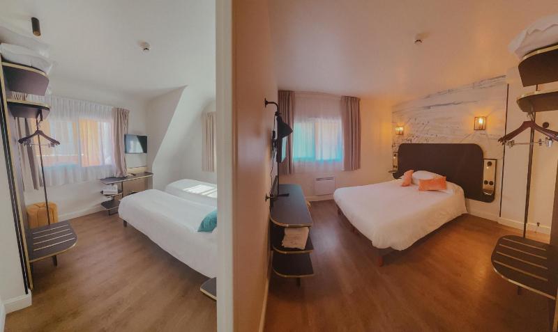Quadruple Room image 4