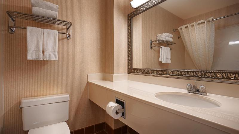 King Room - Non-Smoking image 2